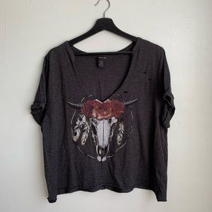 Cropped distressed cow skull tee